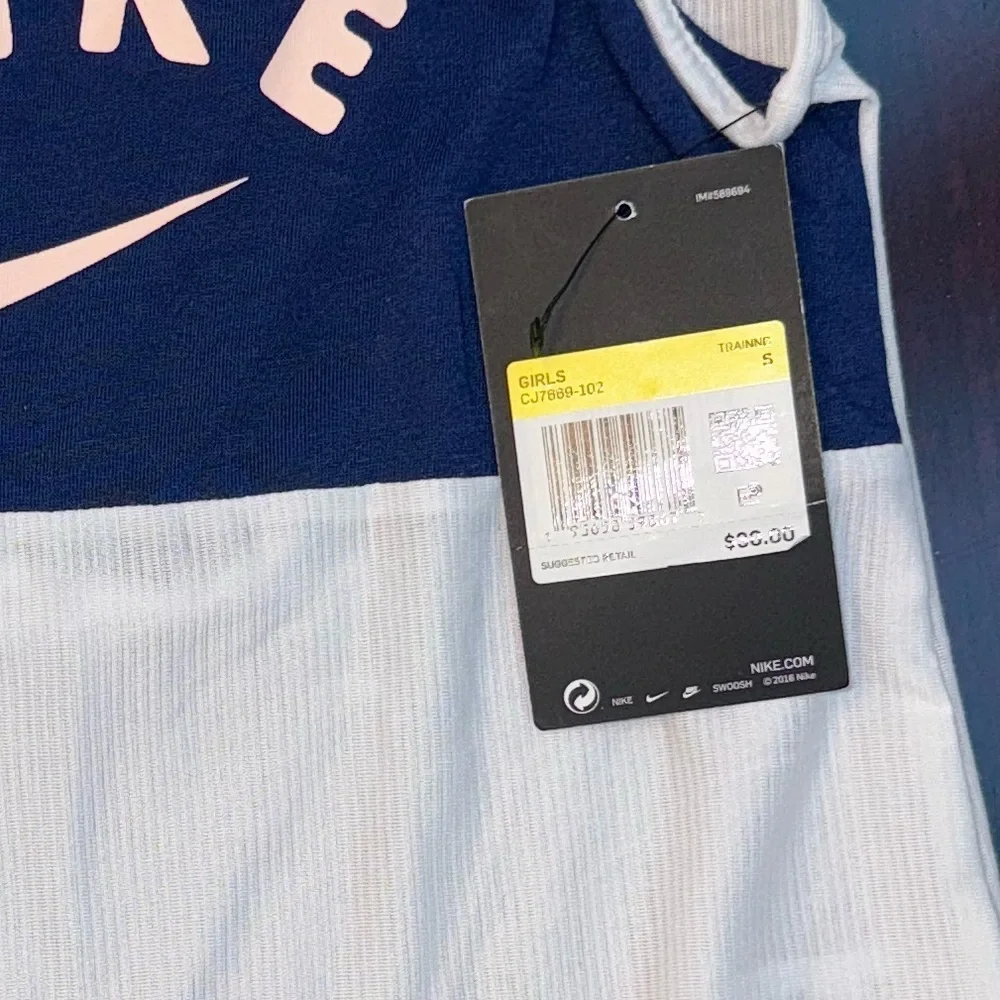 NWT Nike Girl’s Lightweight Training Tank Size Small Blue and White